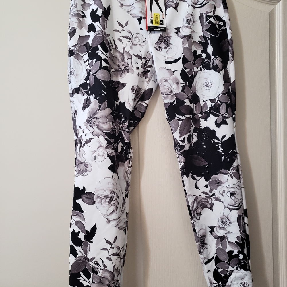 NWT Floral Skimmers